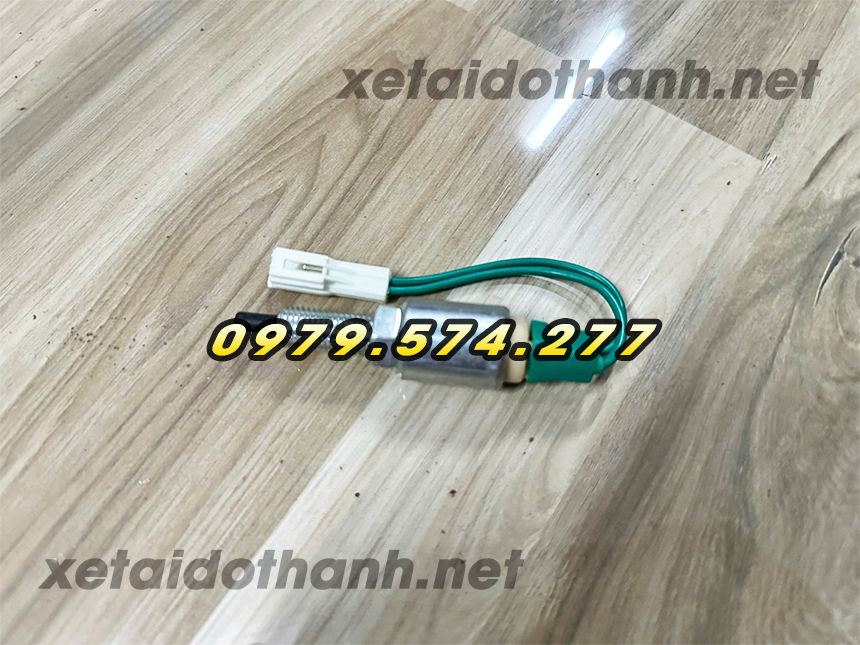 Cảm biến chân phanh xe tải Đô Thành IZ49 IZ65