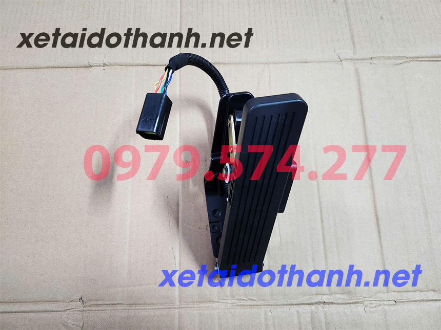 Chân ga xe tải Đô Thành IZ49 IZ65 IZ250 IZ350 IZ500 IZ650