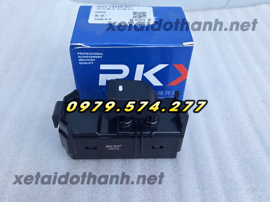 Công tắc bấm kính bên phụ xe tải Đô Thành IZ65 IZ350