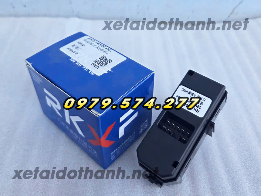 Công tắc bấm kính bên phụ xe tải Đô Thành IZ65 IZ350