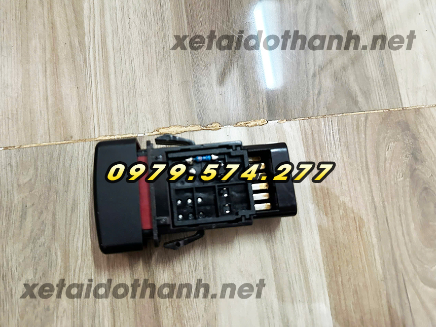 Công tắc đèn ưu tiên xe tải Đô Thành IZ49 IZ65