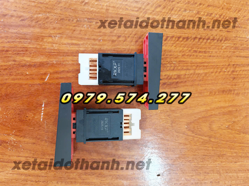 Công tắc báo nguy xe tải Đô Thành IZ49 IZ65 IZ250