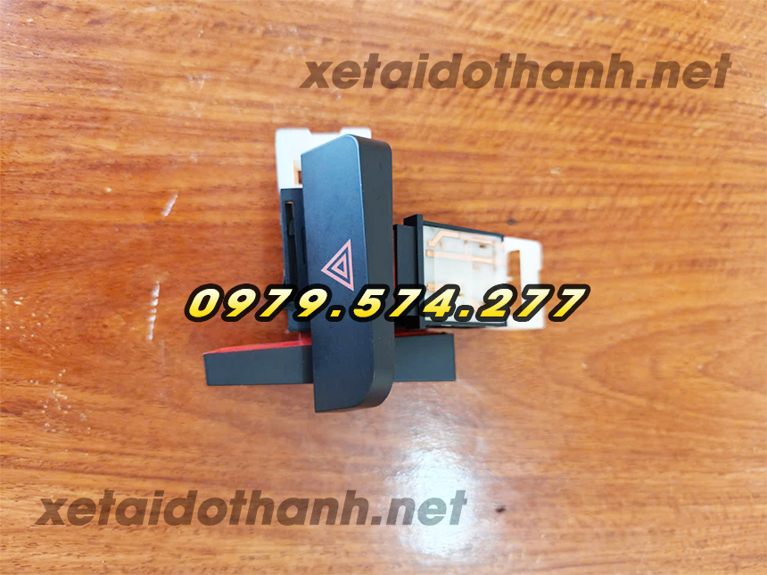 Công tắc báo nguy xe tải Đô Thành IZ49 IZ65 IZ250
