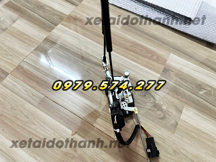 Ổ khóa ngậm cửa xe tải Đô Thành IZ49 IZ65 Ổ khóa ngậm cửa xe tải Đô Thành IZ49 IZ65