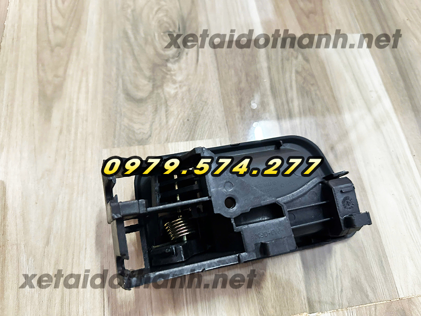 Tay mở cửa trong xe tải Đô Thành IZ65 IZ68